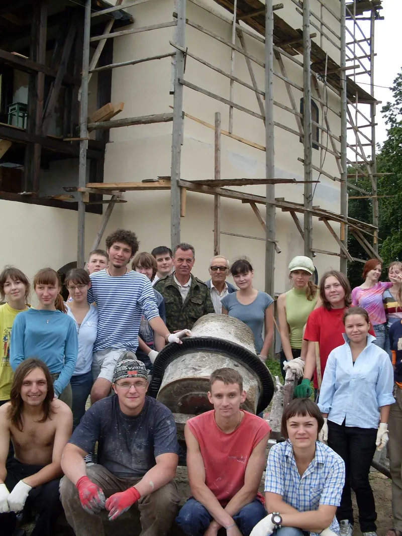 Волонтеры на замке