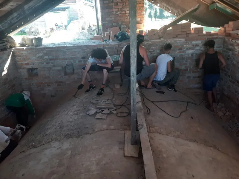 Черновой пол первого уровня