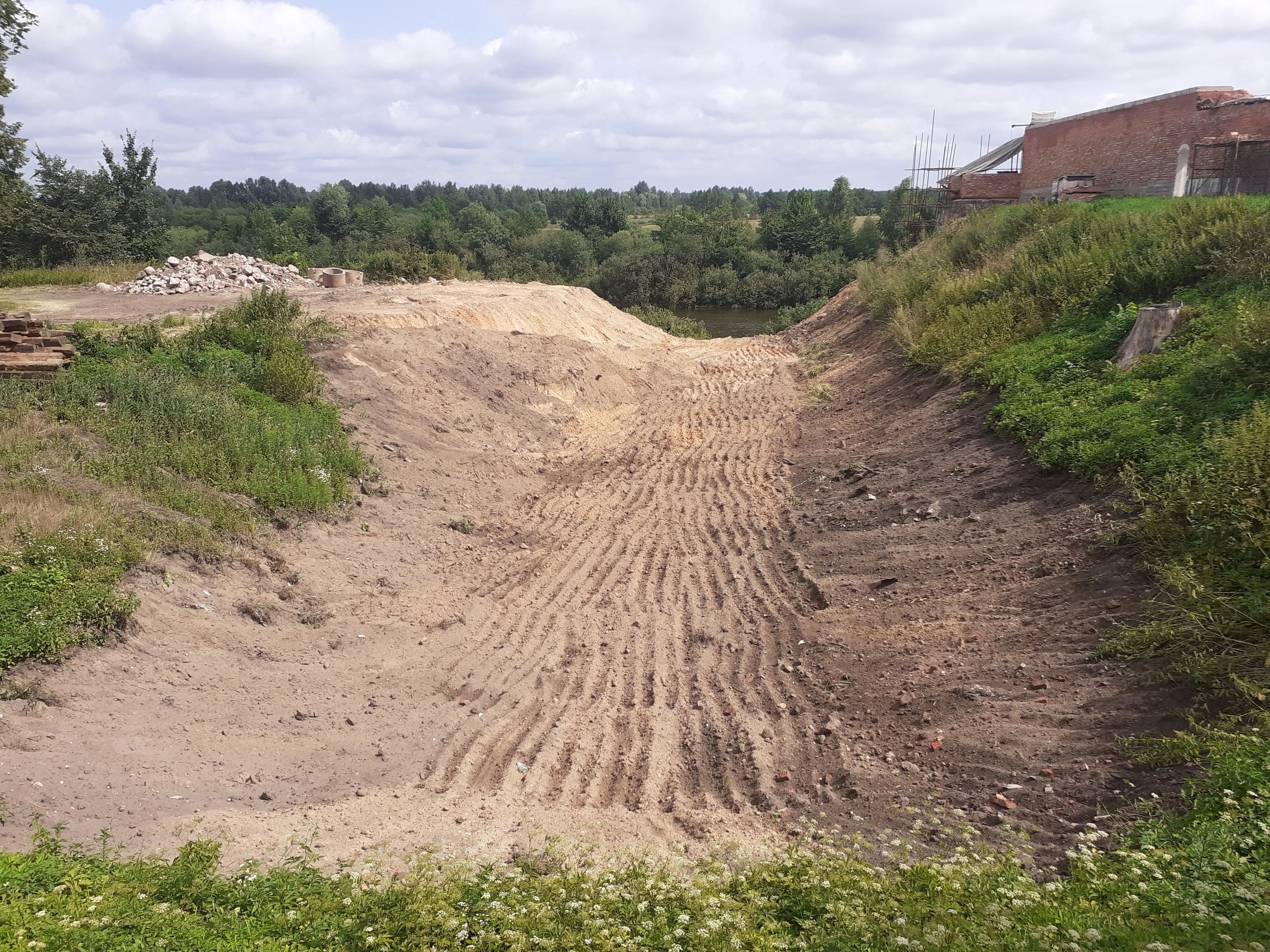 Паглыблен на 2м. роў. 1200 куб.м.