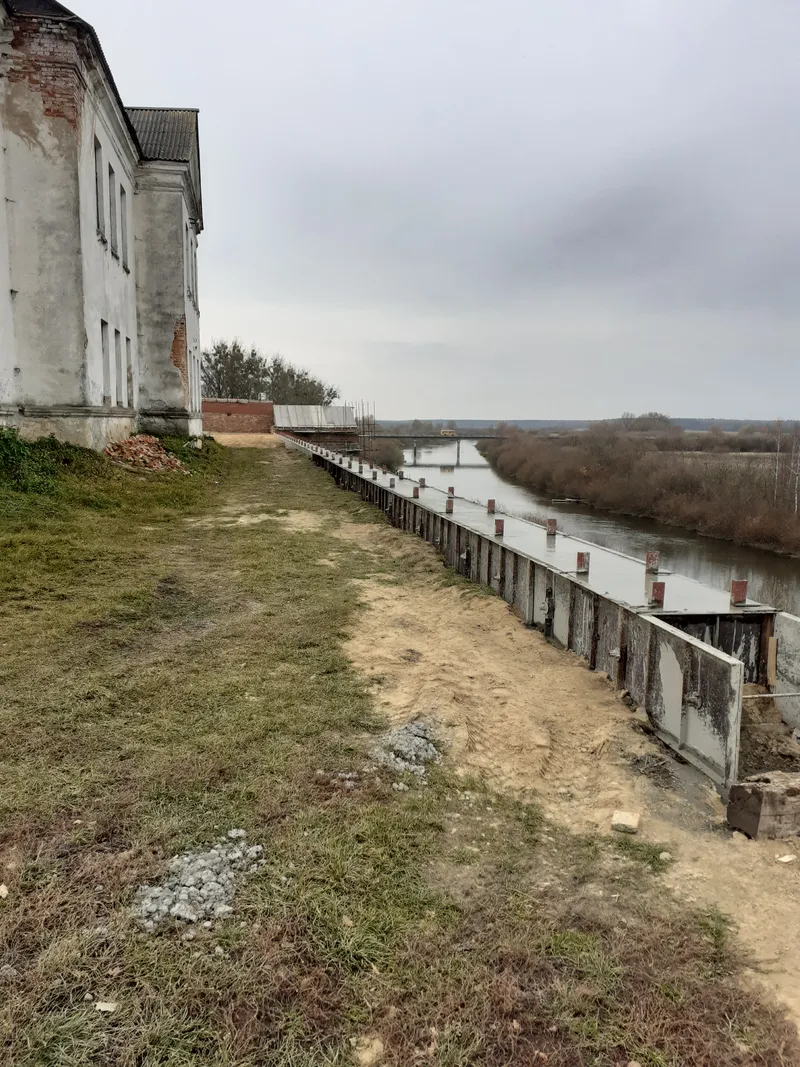 Фундамент стены со стороны р. Неман