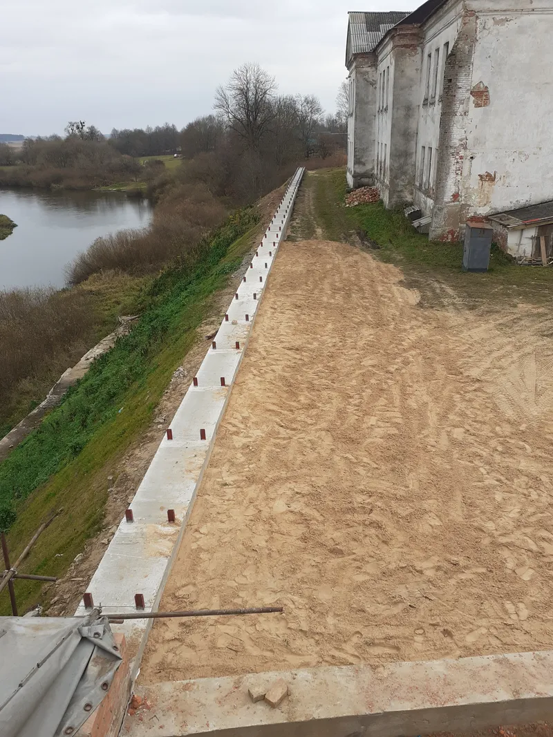 Фундамент стены со стороны р. Неман