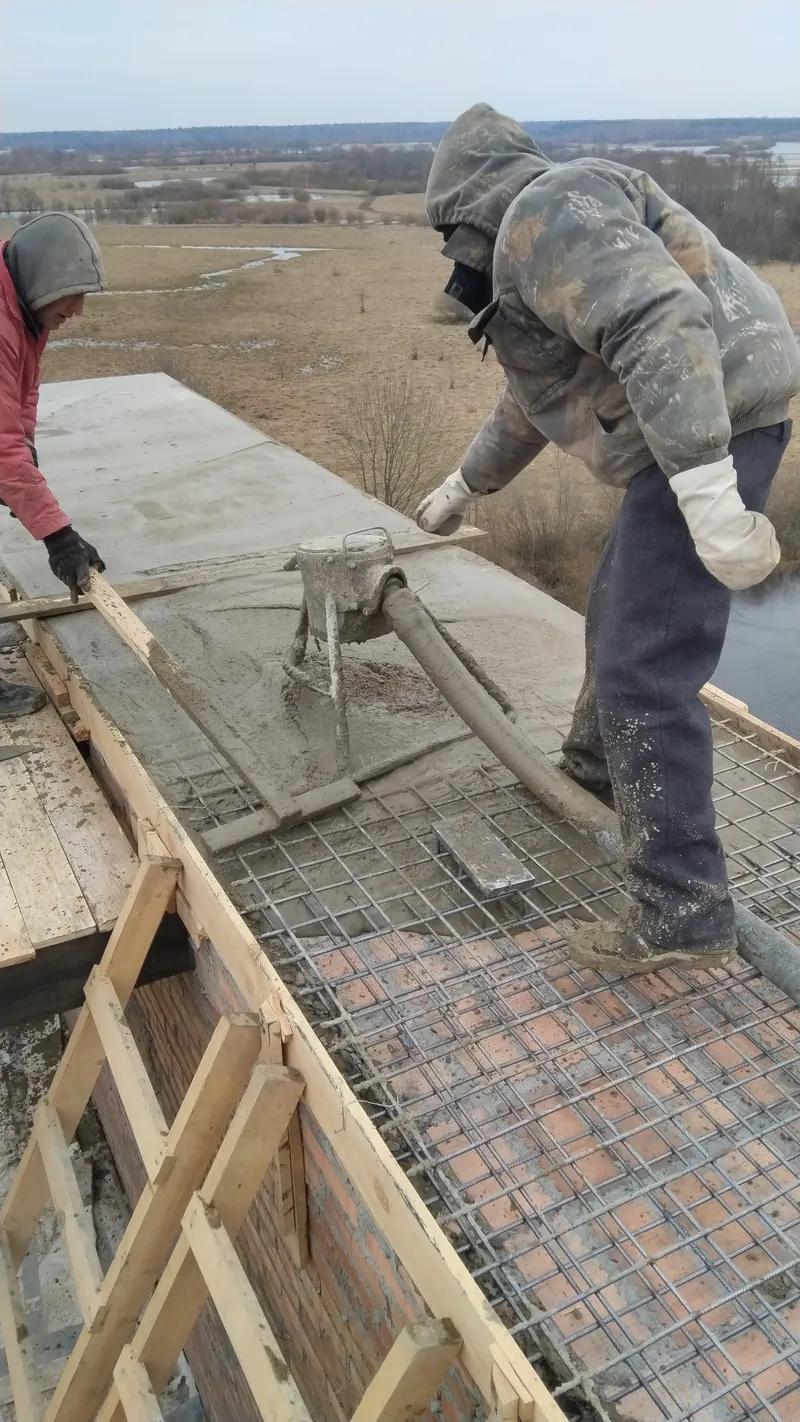 Бетонирование стяжки карниза